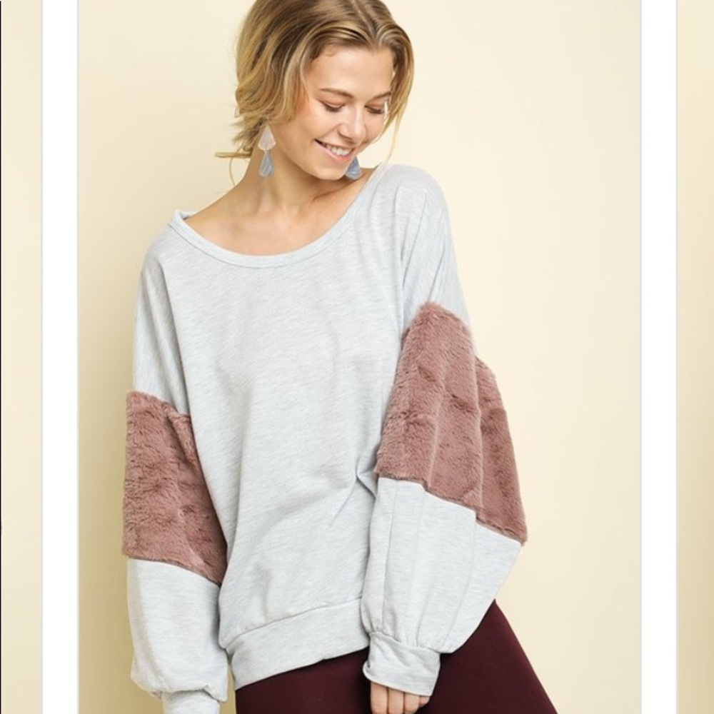 Umgee faux fur sleeve top $28 S, M, L